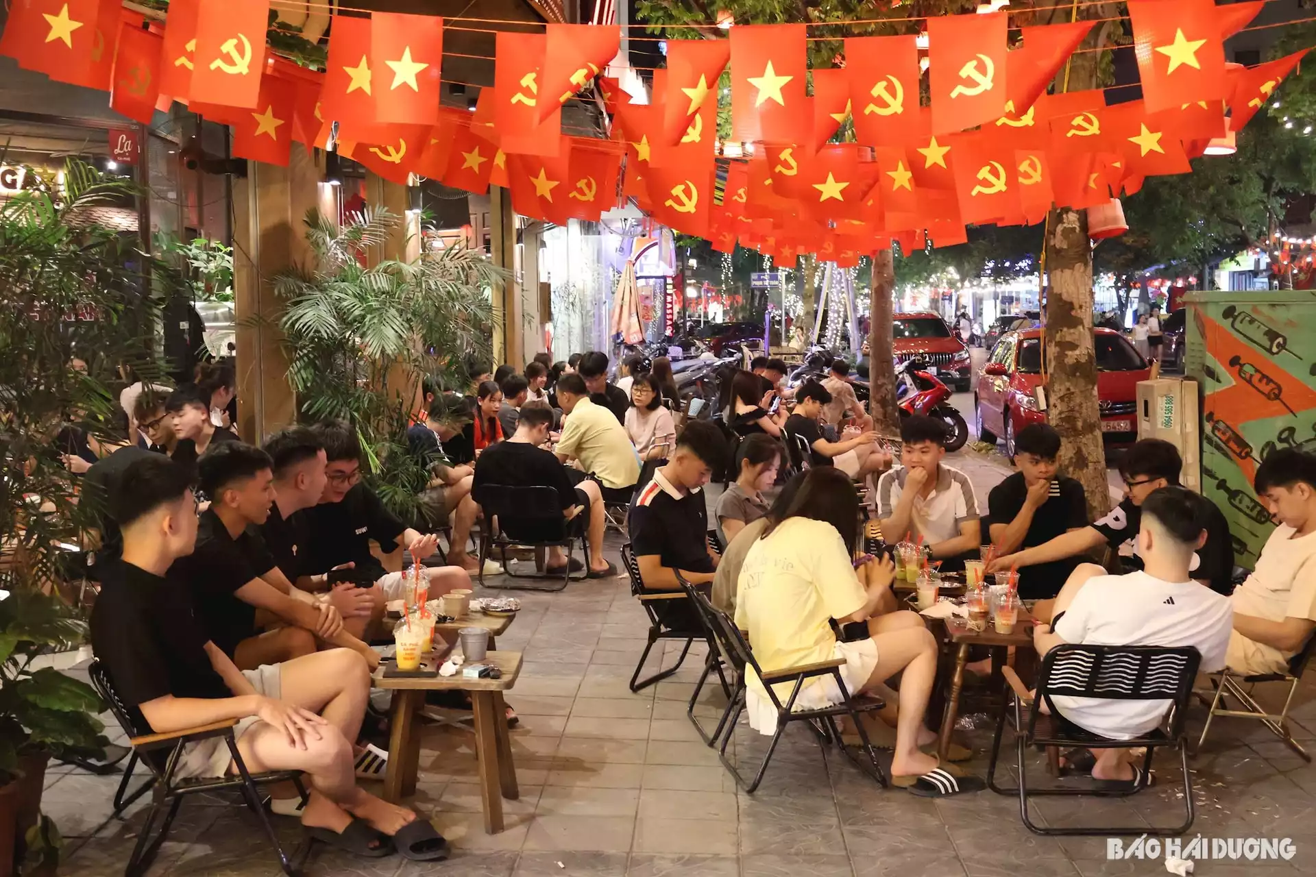 Lượng khách đến nhà hàng, quán cà phê ở TP Hải Dương dịp nghỉ lễ tăng mạnh